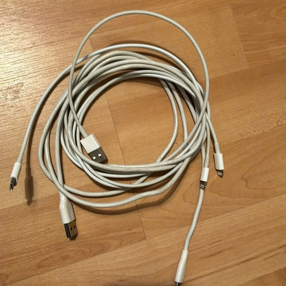 3 pack Apple charging cables 3 And 6 Ft and Apple headphones